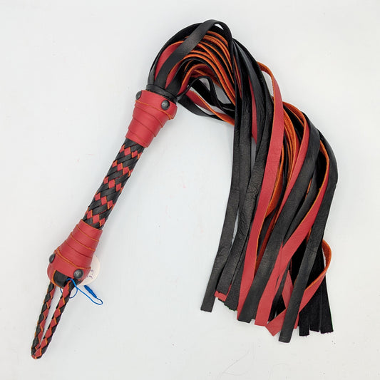 READY TO SHIP! Cowhide – Leather Flogger – Small – FLCSMRB121825
