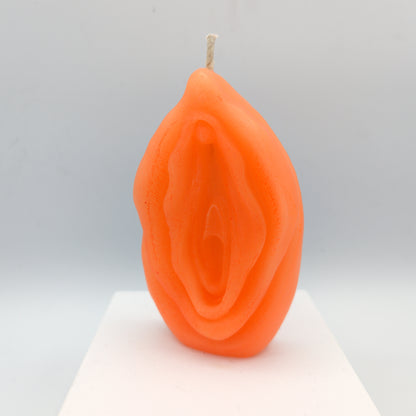 燃えるような熱い性器 - 外陰部と陰茎のワックスプレイキャンドル