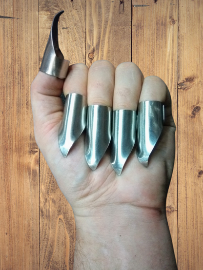 Angenehme Agony Steel Claws - LOW STOCK