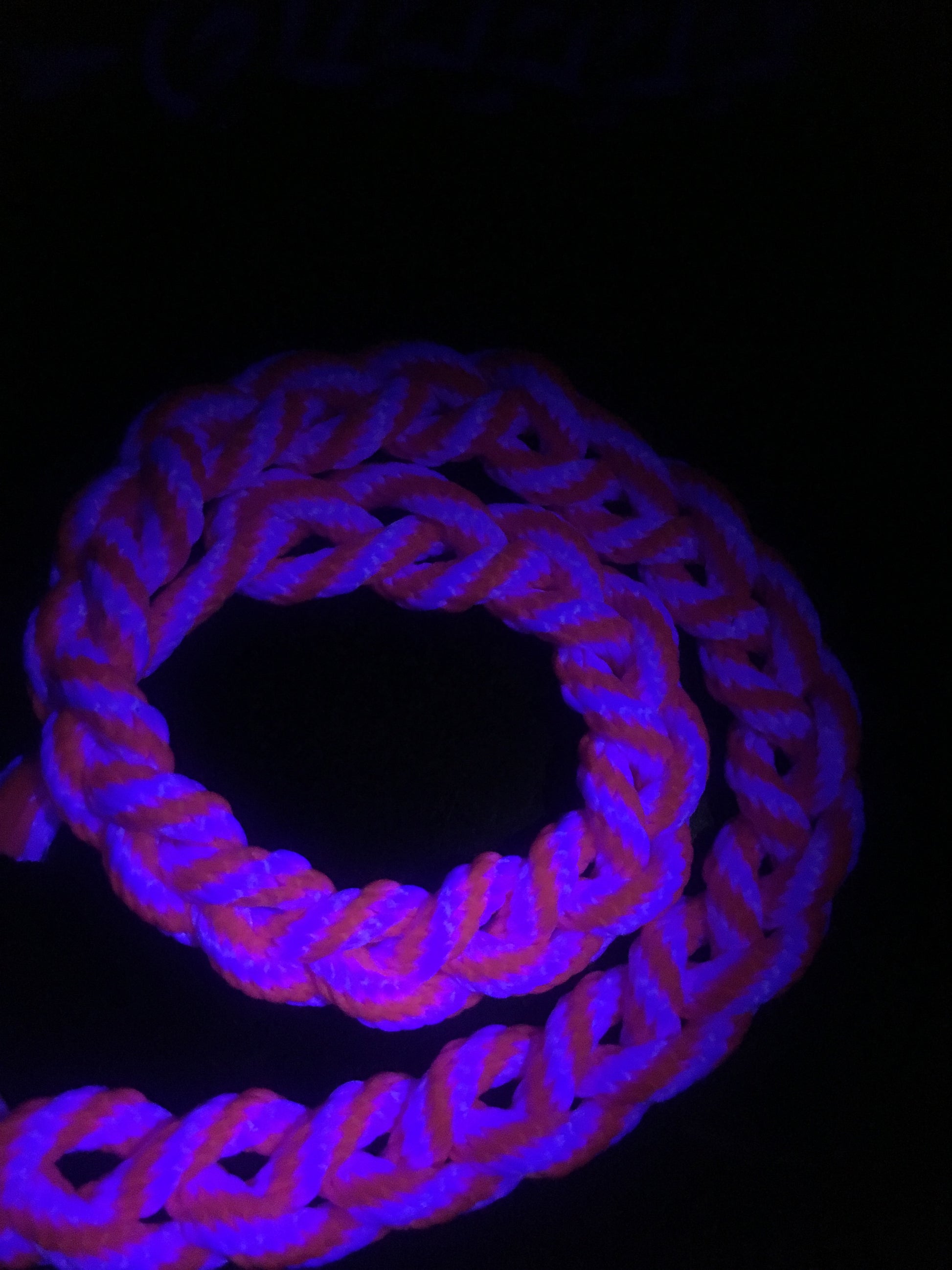 coiled daisy chain of UV hot pink/white twist